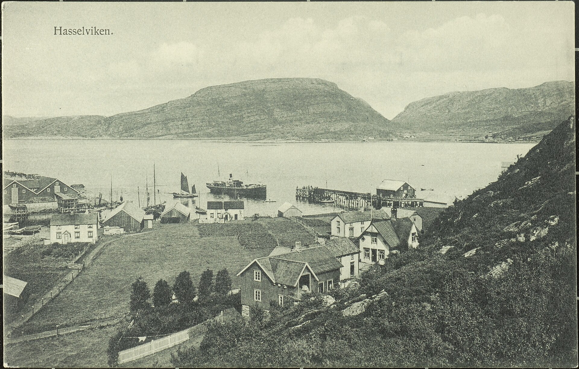 Historisk fotografi av Hasselvika omkring 1910